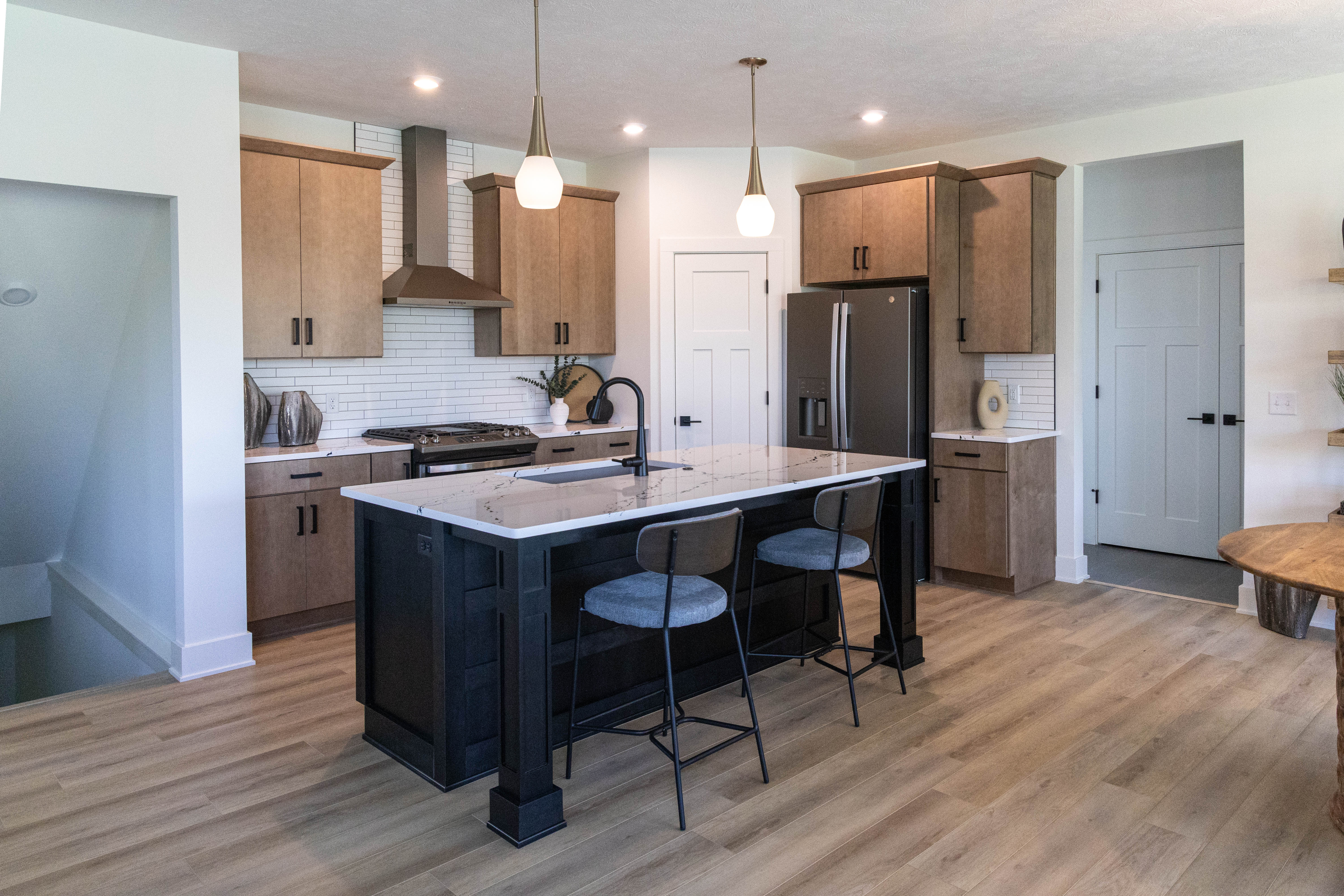 Choosing the Right Team for Kitchen Cabinets and Countertops